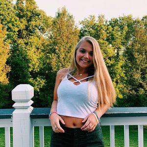 Meet your Posher, Jillian